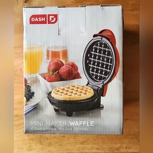 DASH Mini Waffle Maker